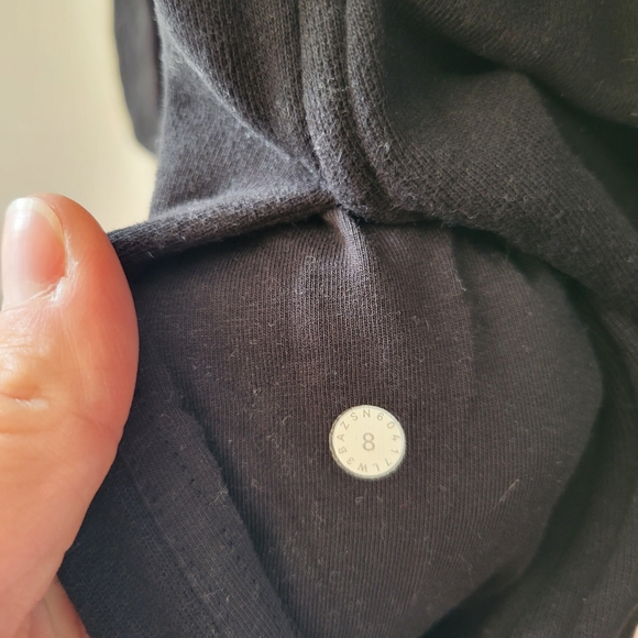 lululemon athletica To You Black Tunic Pullover with Kangaroo Pocket, Sz 8 - Picture 5 of 7